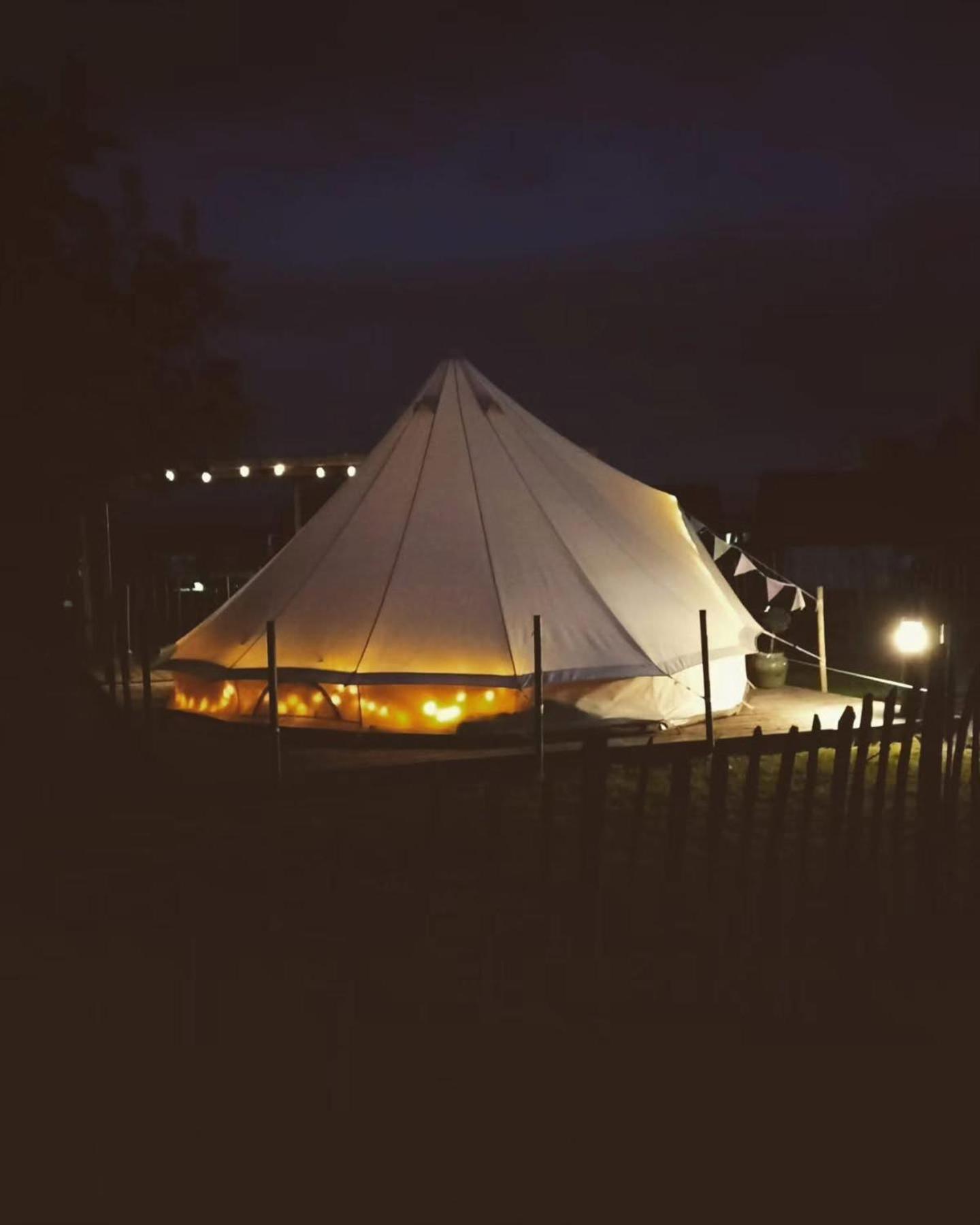 Отель Carrowmena School House & Glamping Лимавади Экстерьер фото
